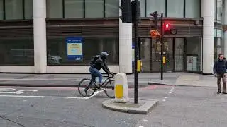 UK 🇬🇧 London Recession Indication - Boots Chemist Closed Down Monument Station