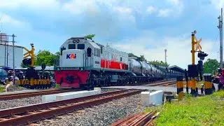 MAWALO TANGKER KOMPILATION 4  in 1 High SPEED and SUPER Fast Train Videos  | Indonesian Railways
