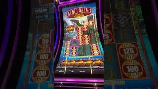 Clip of a FIVE symbol bonus we got during a recent session on the Cash Falls slot! 😱🎰🍀🎊
