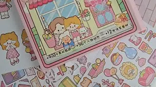 Designing Kawaii Girls&rsquo; Paper Homes | DIY Quiet Book & Journal Decor