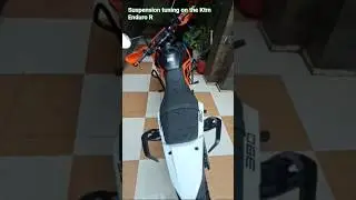 How to set up the suspension compression and rebound on your ktm enduro r 390 #ktmenduro #ktmduke