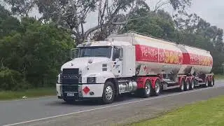 Australia Trucking: Bdoubles in Melbourne Victoria Australia
