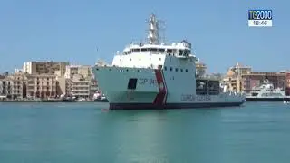 Nave Diciotti, Toninelli annuncia lo sbarco a Catania ma Salvini lo stoppa