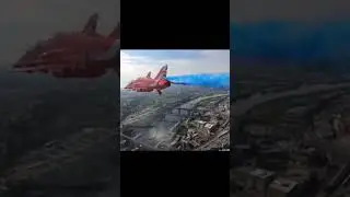 The Red Arrows flying over Newcastle for the 2023 Great North Run #nufc #newcastle #gnr #redarrows