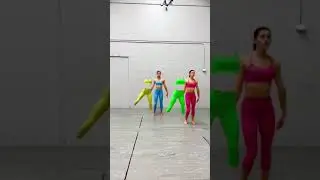 Is this magic or just a new feature of Zoomerang? ❤️ #colorchange #zoomerang #tiktok #shorts #viral
