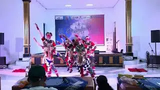 DARK BLUE DANCER AT DANCEPHOR14 DOT CREW