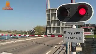 DUTCH BRIDGE OPENS  - Follega - Brug Follega