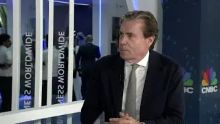 Oil and commodities are the best hedge right now, Goldman&rsquo;s Jeff Currie says