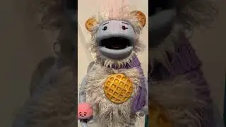 Waffles + Mochi at MoPOP! #puppet #seattle #museum