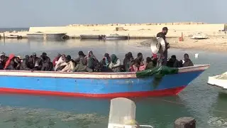 Migrants killed as boat sinks off Libya's coast
