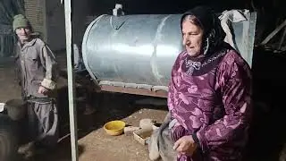 Milking fresh milk from the cow and feeding the hungry sheep 😂😂
