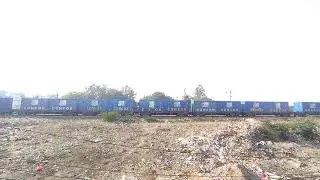 Gandhidham diesel loco hauling CONCOR rakes towards Gomtinagar #indianrailways #dieselloco