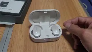 Bose quietcomfort earbuds Flashing Red and White / How to fix it ?