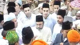 Sahabzada Syed Abrar Ahmed Flag Hoisting Ajmer Sharif 2010 Part-3