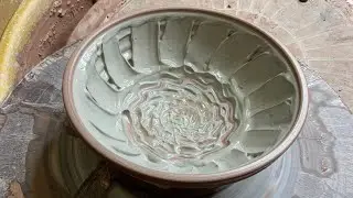 Traditional Wet Shaving - Throwing a Marbled Shaving Bowl on the Potter’s Wheel!