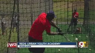 Ex-Reds help at Urban Youth Baseball Academy