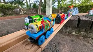 BRIO & Thomas the Tank Engine Railway ☆ Mine & Town Bridge Crossing Course