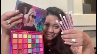 Unboxing Barbie Townley Girl 35-Well Eyeshadow Palette: Shimmery & Opaque Colors!