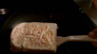 Cooking It Old Skool, эпизод 1 &mdash; &laquo;Наизнанку: жареный сыр&raquo;