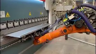 KUKA Abkant Robot
