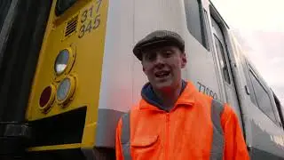 Arrival of the Class 317 @ EARM | EMU | No. 317345