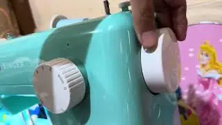 The handwheel of sewing machine stuck up how to fix ? Please help