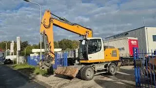Liebherr A900 Litronic with Likufix SW 48 + powertilt from year 2016 - SOLD