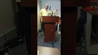 Адвокат Дали Мпофу на презентации книги Джоба Сикхалы в Йоханнесбурге