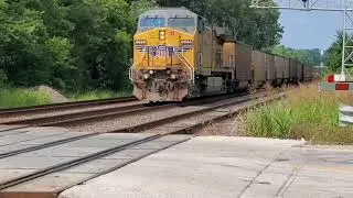 DOUBLE COAL ALERT! Kansas sub action with 5 trains with solo leader, double coal & clean NS leader!