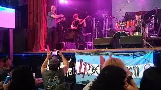 1114 Metal en teatro greison