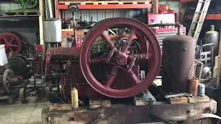 4 hp IHC Famous hit miss engine
