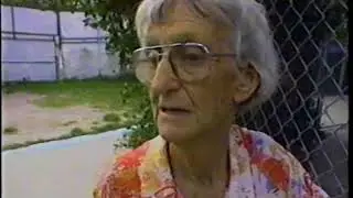 olympic torch 1996 - Mae Noell & Bobby Noell at the Chimp Farm