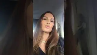 Kisses for my fans.