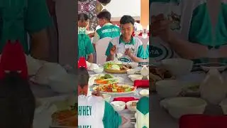 182  Football  team Have Lunch