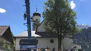 Schoppernau: Neue Glocken in Turm gehoben