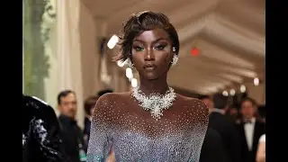 Anok Yai’s Bold Statement Look at FW25 | Runway Breakdown, Fashion Analysis & Trends