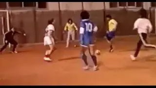 Video Inedito. Diego Armando Maradona gioca a calcetto.
