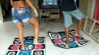 dan&ccedil;ando no tapete de dan&ccedil;a .part 3