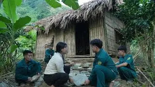 Kind People Help a Single Mother Renovate Her Old House | Heartwarming Act of Kindness