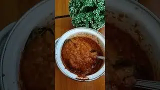 Super delicious chili sauce !!  Want to know the recipe and how to make it?  @fecariskitchen