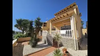 A spacious 3-bedroom, 2-bathroom detached villa, Lomas del Golf, Villamartin 269,995€