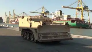 carico mezzi militari porto Livorno (Camp Darby)