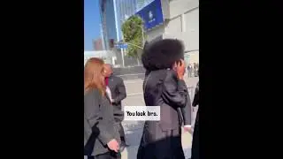 Фанат сказал Джейдену Смиту, что тот выглядит нелепо с этим замком на голове... Его реакция бесце...
