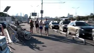 Moscow Short: Extreme queuing. How long would you queue to get in to a car park?