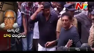 Prakash Raj At Balachander's Cremation || NTV
