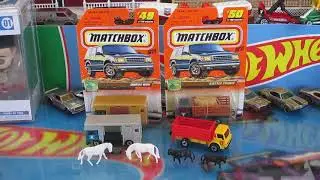 MBX Farm CATTLE TRUCK -1999 Matchbox Toy Diecast Truck Unboxing Review - Red Yellow Black Cows Bulls