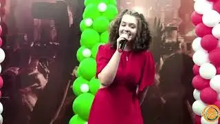 Gabi Feltrin que interpreta&ccedil;&atilde;o linda no especial de Natal 