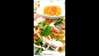 Gỏi g&agrave; (Vietnamese Chicken Salad) 🔝