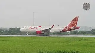 Pesawat Batik Air spesial Boeing 737 landing Bandara Adi Soemarmo