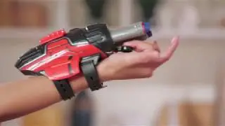 Spider Man Deluxe Web Blaster  Produktdemo Video   B9702EU4 5010993335466